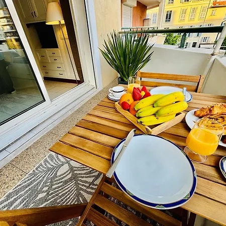 Palais Des Arts Apartment *